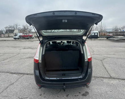 Сірий Рено Гранд Сценік, об'ємом двигуна 1.6 л та пробігом 219 тис. км за 9000 $, фото 49 на Automoto.ua