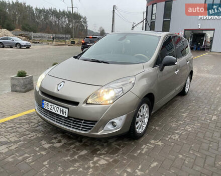 Серый Рено Гранд Сценик, объемом двигателя 1.46 л и пробегом 280 тыс. км за 8000 $, фото 4 на Automoto.ua