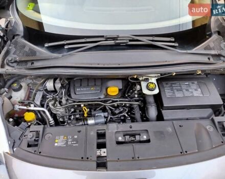 Серый Рено Гранд Сценик, объемом двигателя 1.6 л и пробегом 267 тыс. км за 8150 $, фото 16 на Automoto.ua