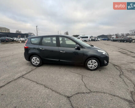 Сірий Рено Гранд Сценік, об'ємом двигуна 1.6 л та пробігом 219 тис. км за 9000 $, фото 11 на Automoto.ua