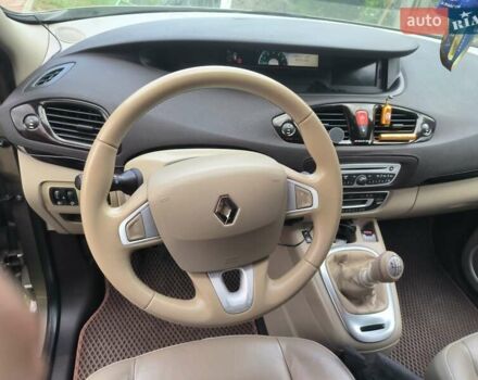 Серый Рено Гранд Сценик, объемом двигателя 1.6 л и пробегом 240 тыс. км за 7500 $, фото 11 на Automoto.ua