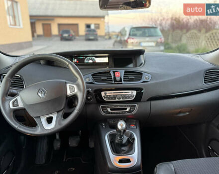 Серый Рено Гранд Сценик, объемом двигателя 1.6 л и пробегом 265 тыс. км за 7999 $, фото 12 на Automoto.ua