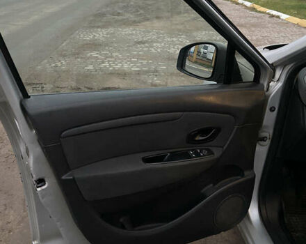 Серый Рено Гранд Сценик, объемом двигателя 1.46 л и пробегом 284 тыс. км за 5950 $, фото 18 на Automoto.ua