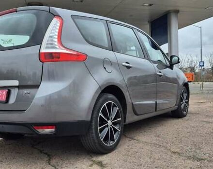 Серый Рено Гранд Сценик, объемом двигателя 1.6 л и пробегом 149 тыс. км за 8500 $, фото 10 на Automoto.ua