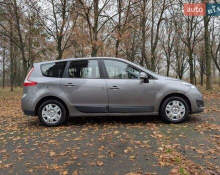 Серый Рено Гранд Сценик, объемом двигателя 1.5 л и пробегом 261 тыс. км за 5999 $, фото 9 на Automoto.ua