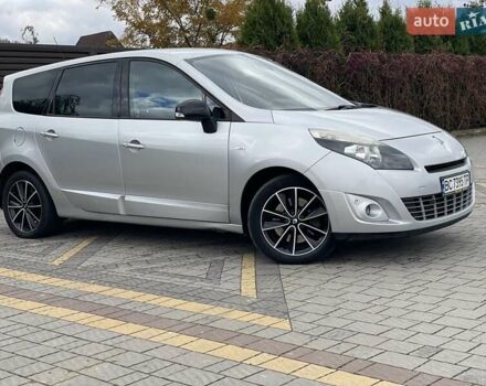 Серый Рено Гранд Сценик, объемом двигателя 2 л и пробегом 249 тыс. км за 8450 $, фото 10 на Automoto.ua