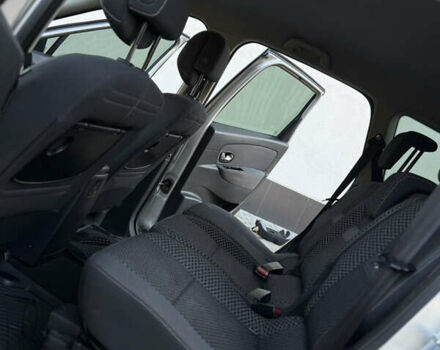 Серый Рено Гранд Сценик, объемом двигателя 1.6 л и пробегом 305 тыс. км за 6900 $, фото 20 на Automoto.ua