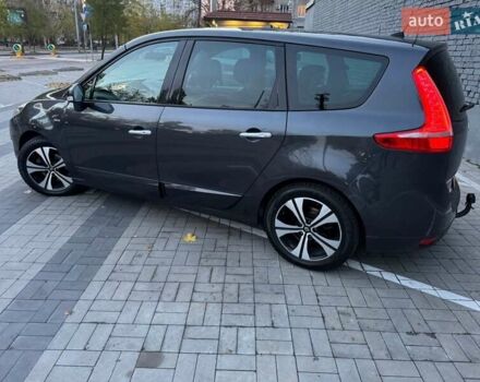 Серый Рено Гранд Сценик, объемом двигателя 1.46 л и пробегом 318 тыс. км за 7800 $, фото 7 на Automoto.ua