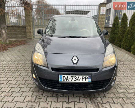 Серый Рено Гранд Сценик, объемом двигателя 1.6 л и пробегом 215 тыс. км за 6850 $, фото 4 на Automoto.ua