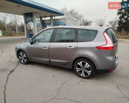 Серый Рено Гранд Сценик, объемом двигателя 1.6 л и пробегом 267 тыс. км за 8150 $, фото 7 на Automoto.ua