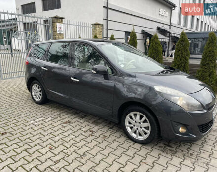 Серый Рено Гранд Сценик, объемом двигателя 1.6 л и пробегом 215 тыс. км за 6850 $, фото 7 на Automoto.ua