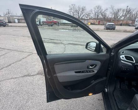 Сірий Рено Гранд Сценік, об'ємом двигуна 1.6 л та пробігом 219 тис. км за 9000 $, фото 28 на Automoto.ua