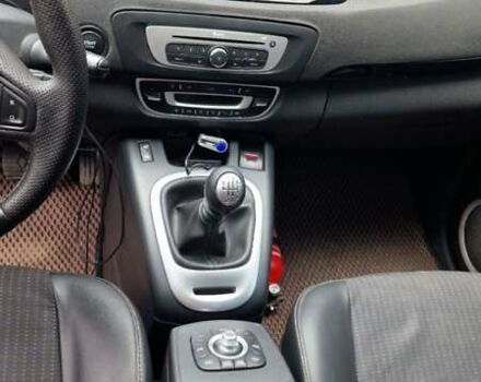 Серый Рено Гранд Сценик, объемом двигателя 1.6 л и пробегом 335 тыс. км за 7400 $, фото 45 на Automoto.ua