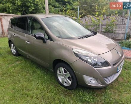 Серый Рено Гранд Сценик, объемом двигателя 1.6 л и пробегом 240 тыс. км за 7500 $, фото 1 на Automoto.ua