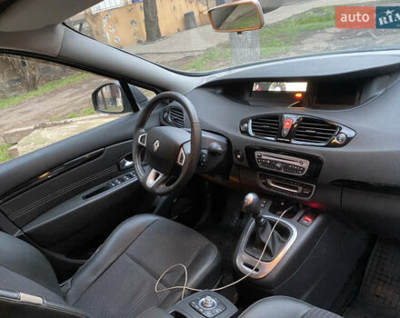 Сірий Рено Гранд Сценік, об'ємом двигуна 1.87 л та пробігом 220 тис. км за 8000 $, фото 32 на Automoto.ua