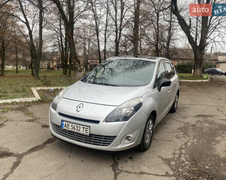 Сірий Рено Гранд Сценік, об'ємом двигуна 1.87 л та пробігом 220 тис. км за 8000 $, фото 8 на Automoto.ua
