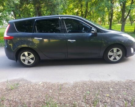 Серый Рено Гранд Сценик, объемом двигателя 0 л и пробегом 216 тыс. км за 6700 $, фото 3 на Automoto.ua