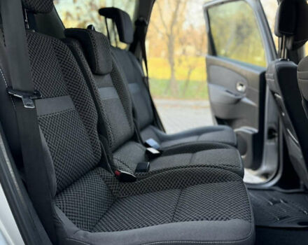 Серый Рено Гранд Сценик, объемом двигателя 1.6 л и пробегом 305 тыс. км за 6900 $, фото 15 на Automoto.ua