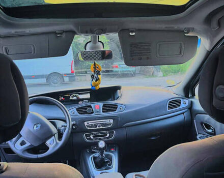 Серый Рено Гранд Сценик, объемом двигателя 1.6 л и пробегом 246 тыс. км за 6500 $, фото 4 на Automoto.ua