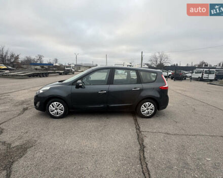 Сірий Рено Гранд Сценік, об'ємом двигуна 1.6 л та пробігом 219 тис. км за 9000 $, фото 2 на Automoto.ua