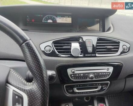 Серый Рено Гранд Сценик, объемом двигателя 1.6 л и пробегом 298 тыс. км за 7200 $, фото 9 на Automoto.ua