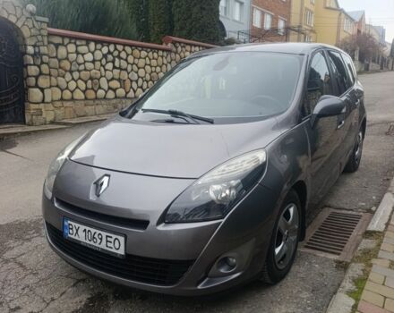 Серый Рено Гранд Сценик, объемом двигателя 1.5 л и пробегом 265 тыс. км за 6850 $, фото 1 на Automoto.ua