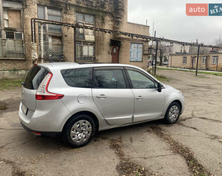 Сірий Рено Гранд Сценік, об'ємом двигуна 1.87 л та пробігом 220 тис. км за 8000 $, фото 3 на Automoto.ua