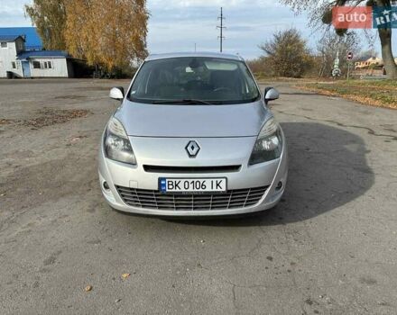 Сірий Рено Гранд Сценік, об'ємом двигуна 1.46 л та пробігом 193 тис. км за 6799 $, фото 2 на Automoto.ua