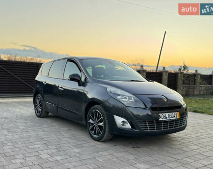 Серый Рено Гранд Сценик, объемом двигателя 1.6 л и пробегом 265 тыс. км за 7999 $, фото 1 на Automoto.ua