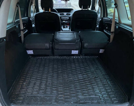 Сірий Рено Гранд Сценік, об'ємом двигуна 1.87 л та пробігом 220 тис. км за 8000 $, фото 28 на Automoto.ua