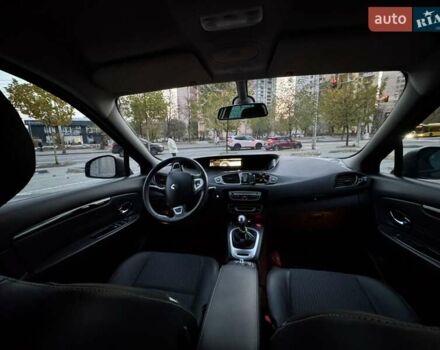 Серый Рено Гранд Сценик, объемом двигателя 1.46 л и пробегом 318 тыс. км за 7800 $, фото 22 на Automoto.ua