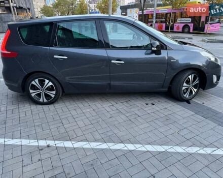 Серый Рено Гранд Сценик, объемом двигателя 1.46 л и пробегом 318 тыс. км за 7800 $, фото 3 на Automoto.ua