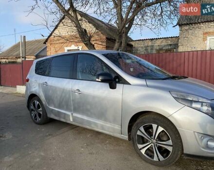 Серый Рено Гранд Сценик, объемом двигателя 1.5 л и пробегом 268 тыс. км за 8000 $, фото 3 на Automoto.ua