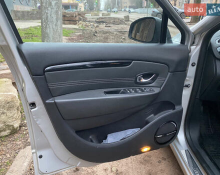 Сірий Рено Гранд Сценік, об'ємом двигуна 1.87 л та пробігом 220 тис. км за 8000 $, фото 42 на Automoto.ua