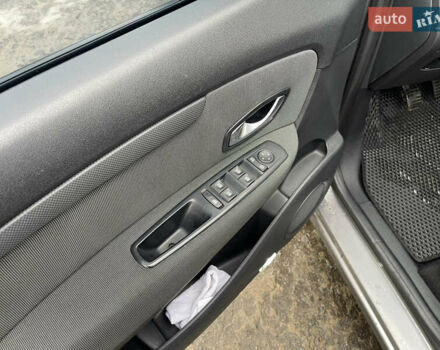 Серый Рено Гранд Сценик, объемом двигателя 1.46 л и пробегом 277 тыс. км за 6900 $, фото 10 на Automoto.ua