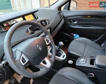 Серый Рено Гранд Сценик, объемом двигателя 1.6 л и пробегом 267 тыс. км за 8150 $, фото 17 на Automoto.ua