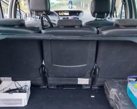 Серый Рено Гранд Сценик, объемом двигателя 1.6 л и пробегом 310 тыс. км за 7300 $, фото 13 на Automoto.ua