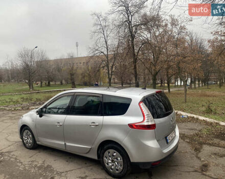 Сірий Рено Гранд Сценік, об'ємом двигуна 1.87 л та пробігом 220 тис. км за 8000 $, фото 11 на Automoto.ua