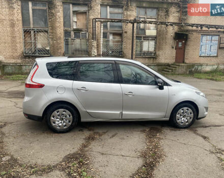 Сірий Рено Гранд Сценік, об'ємом двигуна 1.87 л та пробігом 220 тис. км за 8000 $, фото 2 на Automoto.ua