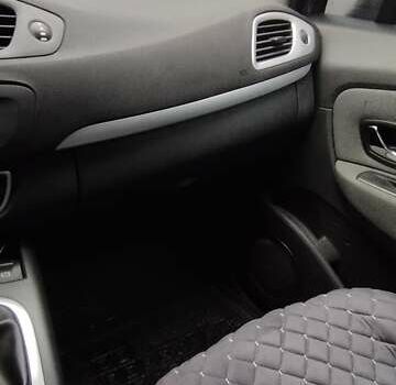 Сірий Рено Гранд Сценік, об'ємом двигуна 2 л та пробігом 329 тис. км за 7350 $, фото 2 на Automoto.ua