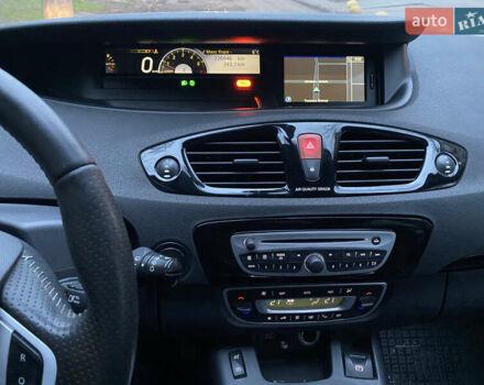 Сірий Рено Гранд Сценік, об'ємом двигуна 1.87 л та пробігом 220 тис. км за 8000 $, фото 26 на Automoto.ua