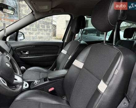 Серый Рено Гранд Сценик, объемом двигателя 1.6 л и пробегом 265 тыс. км за 7950 $, фото 20 на Automoto.ua