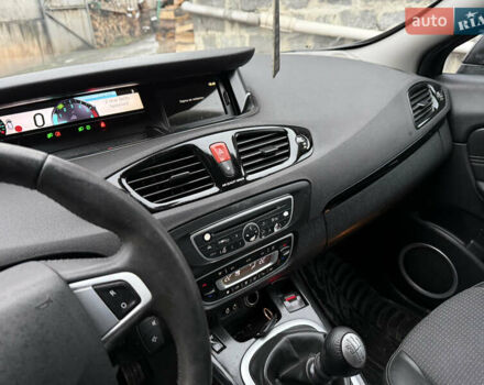 Серый Рено Гранд Сценик, объемом двигателя 1.6 л и пробегом 265 тыс. км за 7950 $, фото 24 на Automoto.ua