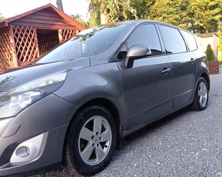 Серый Рено Гранд Сценик, объемом двигателя 1.5 л и пробегом 320 тыс. км за 6600 $, фото 1 на Automoto.ua