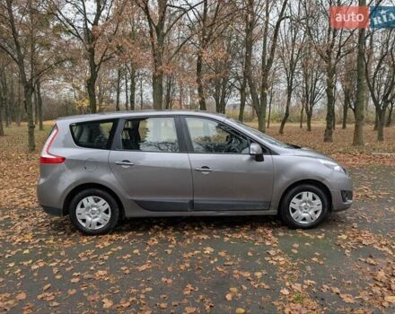 Серый Рено Гранд Сценик, объемом двигателя 1.5 л и пробегом 261 тыс. км за 5999 $, фото 11 на Automoto.ua