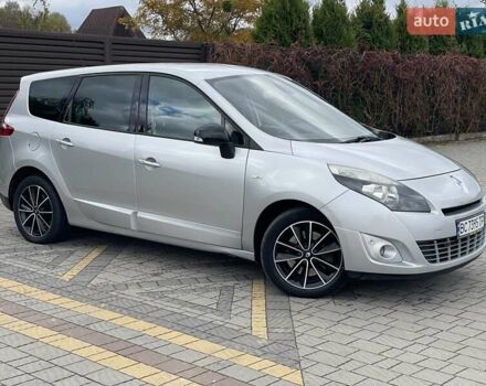 Серый Рено Гранд Сценик, объемом двигателя 2 л и пробегом 249 тыс. км за 8450 $, фото 9 на Automoto.ua