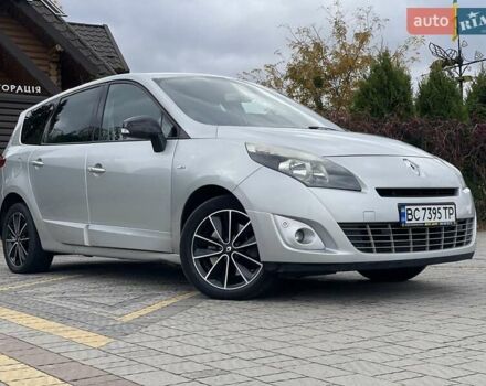 Серый Рено Гранд Сценик, объемом двигателя 2 л и пробегом 249 тыс. км за 8450 $, фото 6 на Automoto.ua