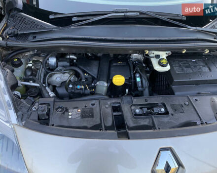 Серый Рено Гранд Сценик, объемом двигателя 1.46 л и пробегом 280 тыс. км за 8000 $, фото 8 на Automoto.ua