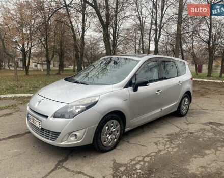 Сірий Рено Гранд Сценік, об'ємом двигуна 1.87 л та пробігом 220 тис. км за 8000 $, фото 14 на Automoto.ua