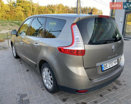 Серый Рено Гранд Сценик, объемом двигателя 1.46 л и пробегом 280 тыс. км за 8000 $, фото 16 на Automoto.ua